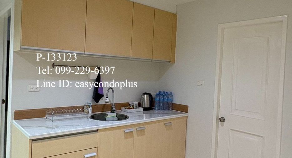 For rent 2 bedrooms condo in Huai Khwang, Bangkok