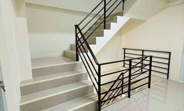 Local comercial en alquiler y en venta de 3 habitaciones en Mueang Suphanburi, Suphan Buri