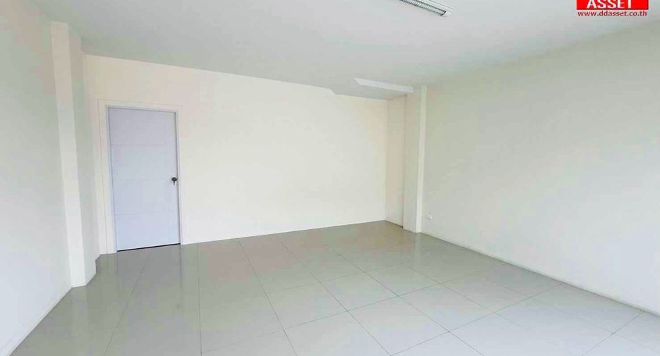 Local comercial en alquiler y en venta de 3 habitaciones en Mueang Suphanburi, Suphan Buri