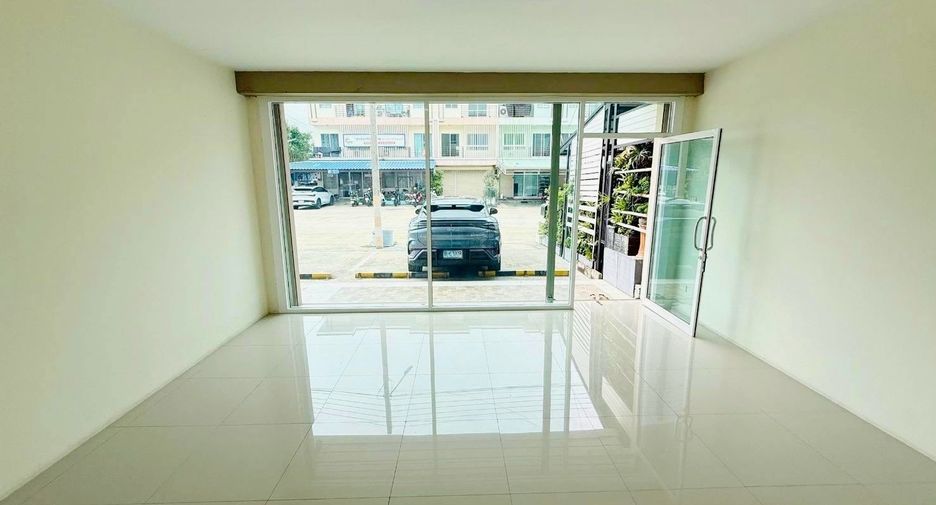 Local comercial en alquiler y en venta de 3 habitaciones en Mueang Suphanburi, Suphan Buri