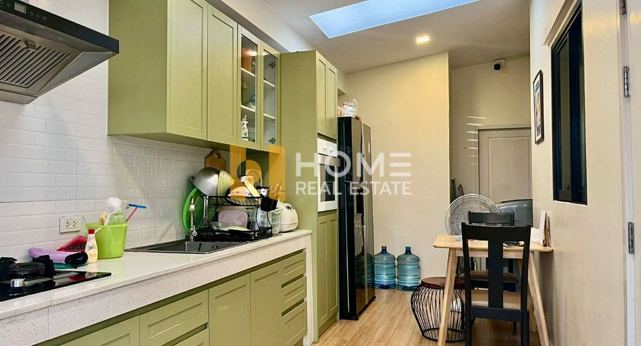 Haus zum Kauf mit 4 Zimmer in Si Racha, Chonburi