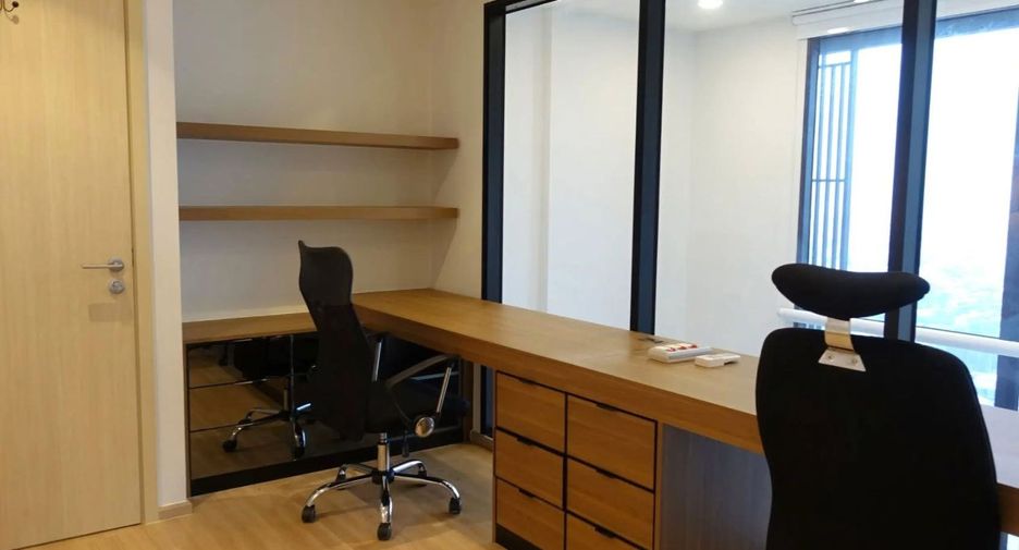 For rent 2 bedrooms condo in Watthana, Bangkok