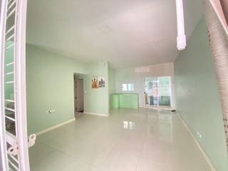 Продажа 3 спальни таунхаус в Мин Бури, Бангкок