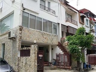 Продажа 2 спальни таунхаус в Щанг Тхонгланг, Бангкок
