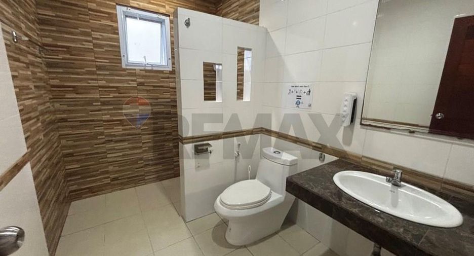 Продажа 14 спальни отель в Самуи, Сураттани