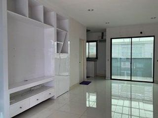 À vendre studio maison de ville à Chom Thong, Bangkok