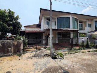 Продажа 4 спальни таунхаус в Лат Крабанг, Бангкок