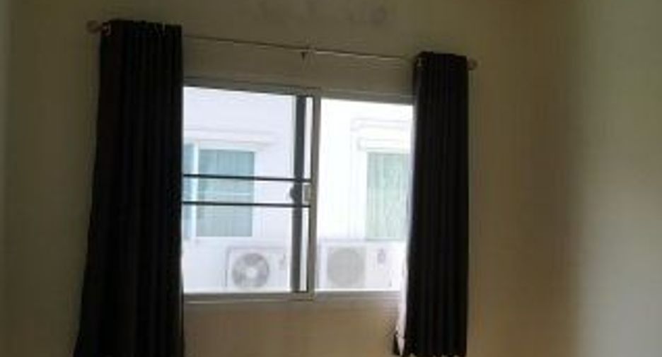 Casa adosada en venta de 4 habitaciones en Bang Khun Thian, Bangkok
