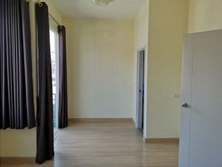 Casa adosada en venta de 4 habitaciones en Bang Khun Thian, Bangkok