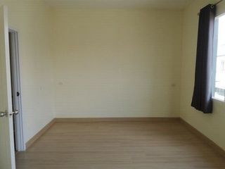 Casa adosada en venta de 4 habitaciones en Bang Khun Thian, Bangkok