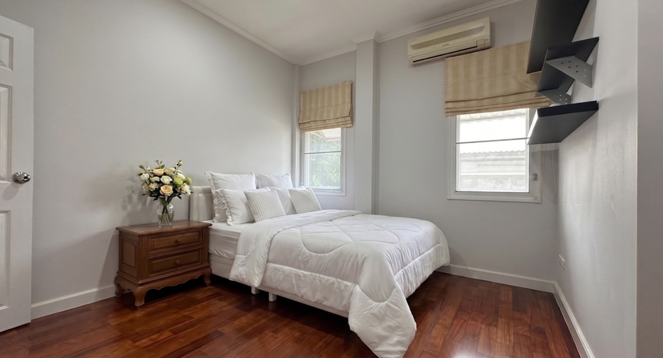 Casa en alquiler de 5 habitaciones en Bueng Kum, Bangkok