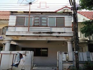 For sale 2 ベッドルーム townhouse in Khlong Sam Wa, Bangkok