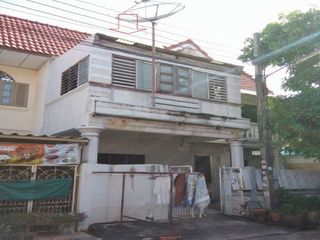 For sale 2 ベッドルーム townhouse in Khlong Sam Wa, Bangkok
