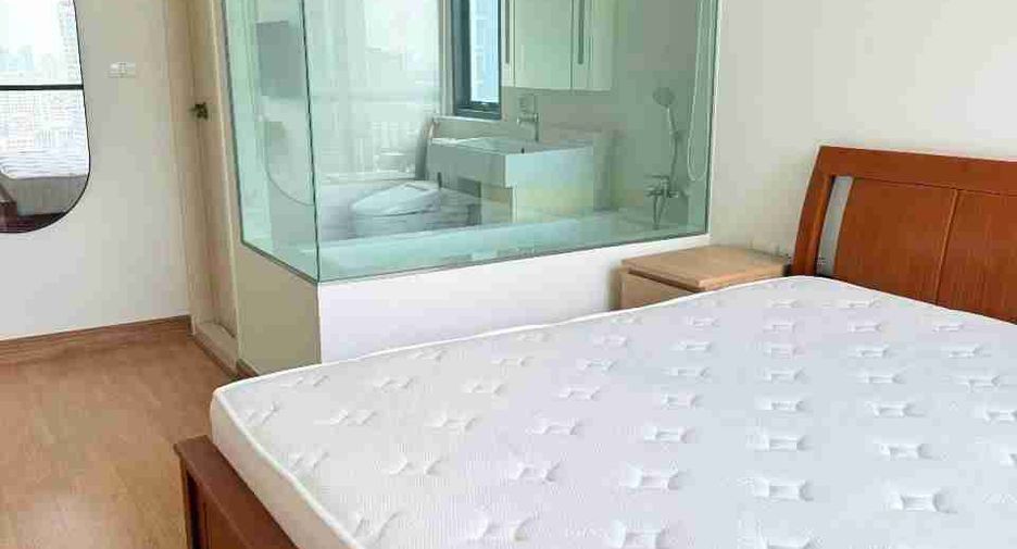 Condo en alquiler de 2 habitaciones en Phra Khanong, Bangkok