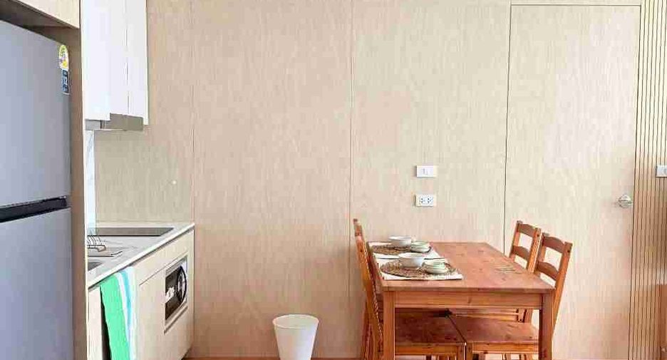 Condo en alquiler de 2 habitaciones en Phra Khanong, Bangkok