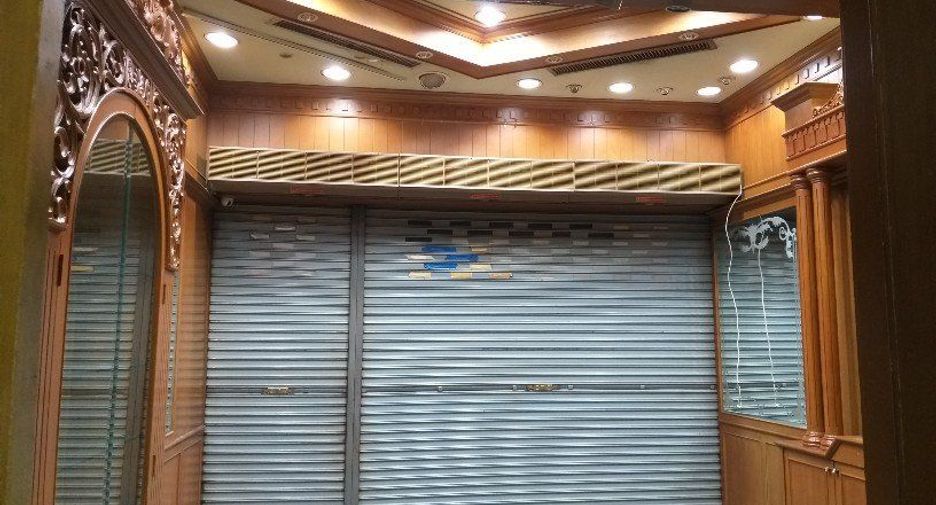 Продажа 4 спальни торговое помещение в Сампхантхащонг, Бангкок