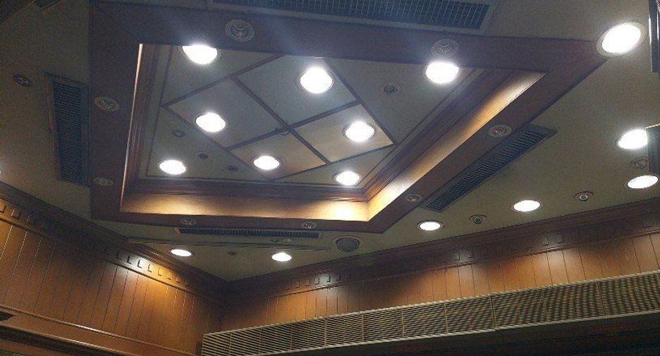 Продажа 4 спальни торговое помещение в Сампхантхащонг, Бангкок