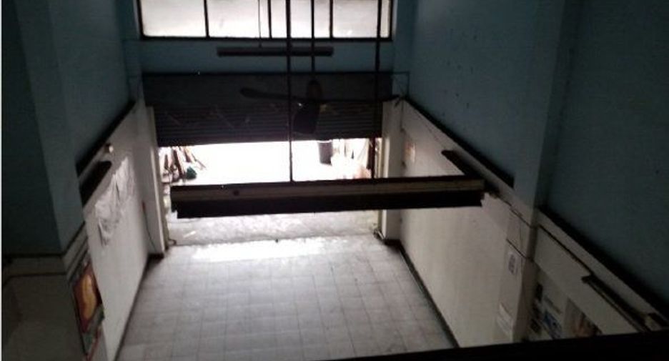 Продажа 3 спальни торговое помещение в Банг Кхун Тхиан, Бангкок