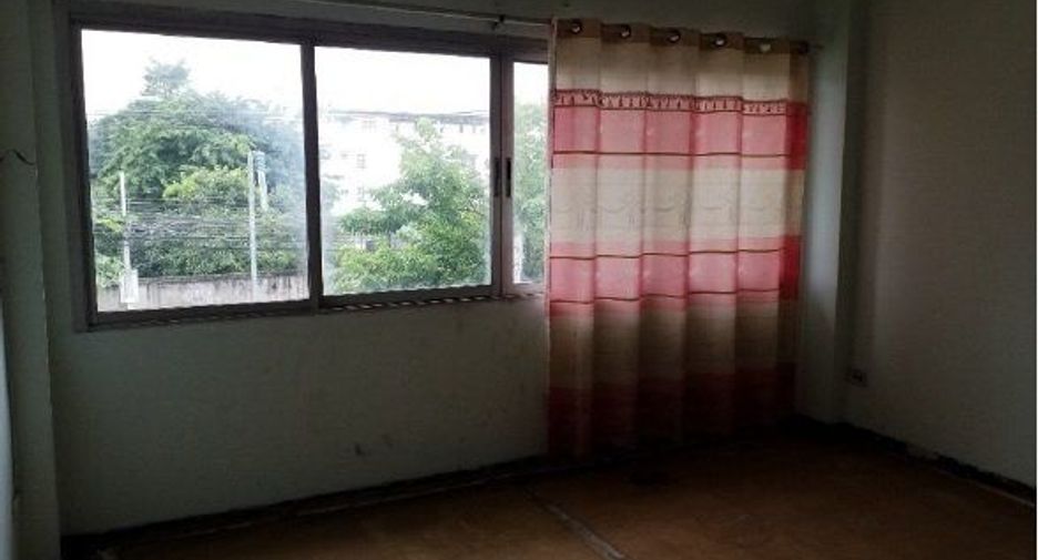 Продажа 3 спальни торговое помещение в Банг Кхун Тхиан, Бангкок