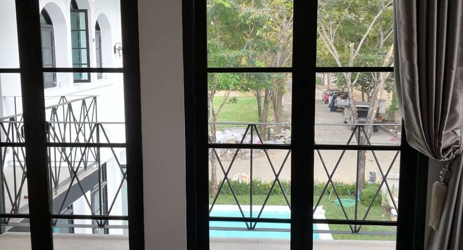 For rent 4 bedrooms house in Mueang Chiang Mai, Chiang Mai