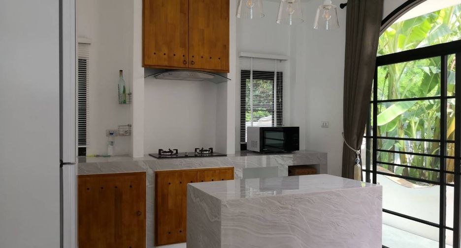 For rent 4 bedrooms house in Mueang Chiang Mai, Chiang Mai