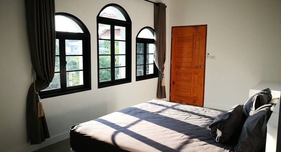 For rent 4 bedrooms house in Mueang Chiang Mai, Chiang Mai