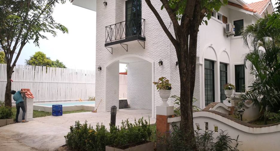 For rent 4 bedrooms house in Mueang Chiang Mai, Chiang Mai