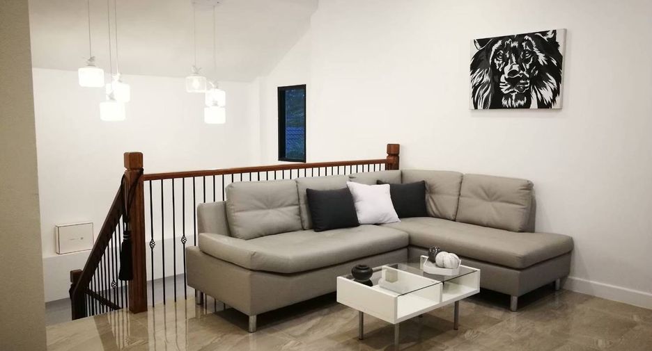 For rent 4 bedrooms house in Mueang Chiang Mai, Chiang Mai