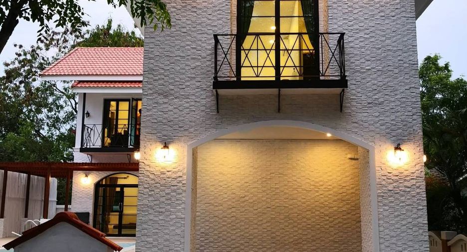 For rent 4 bedrooms house in Mueang Chiang Mai, Chiang Mai