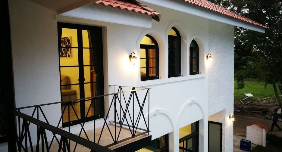 For rent 4 bedrooms house in Mueang Chiang Mai, Chiang Mai