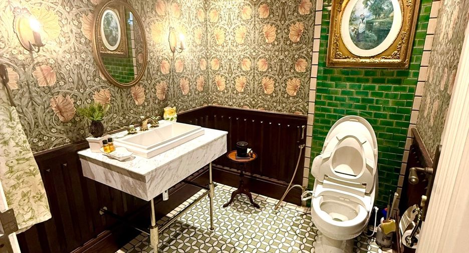 Аренда 4 спальни дом в Банг Капи, Бангкок