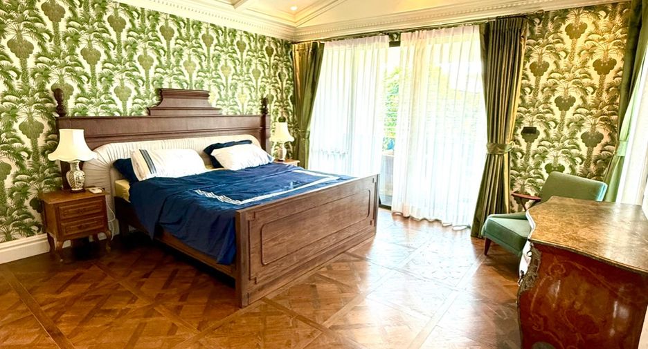 Аренда 4 спальни дом в Банг Капи, Бангкок
