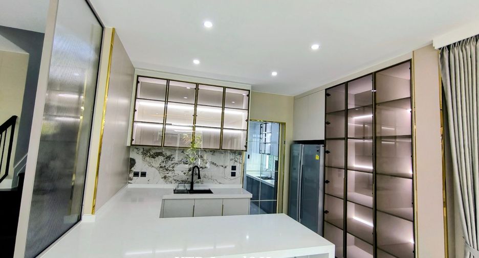 For rent そして for sale 4 ベッドルーム house in Bang Phli, Samut Prakan