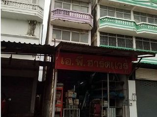 Продажа 3 спальни торговое помещение в Лат Крабанг, Бангкок