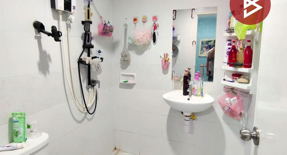 Продажа 3 спальни таунхаус в Phan Thong, Чонбури