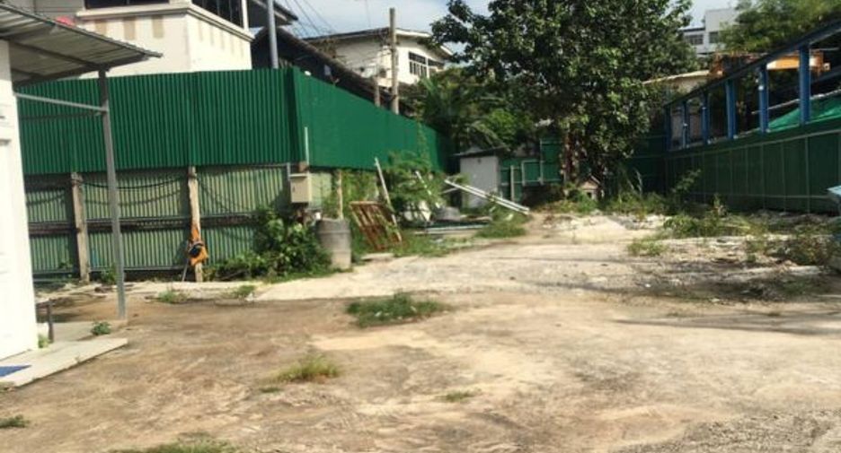 出租 和 出售 土地 在 Watthana, 曼谷