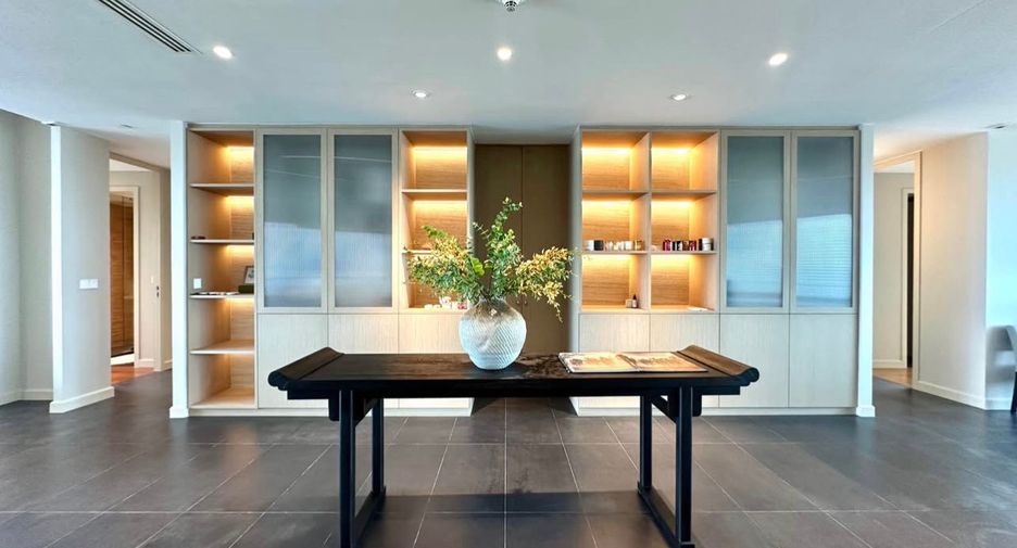 For sale 4 bedrooms condo in Pathum Wan, Bangkok