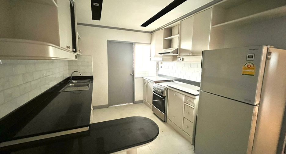 Wohnung zum Kauf mit 3 Zimmer in Watthana, Bangkok