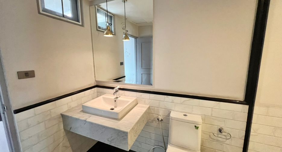 Wohnung zum Kauf mit 3 Zimmer in Watthana, Bangkok