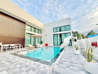 Villa zur Miete und zum Kauf mit 4 Zimmer in Bang Lamung, Chonburi