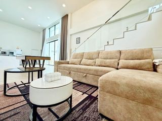 Villa zur Miete und zum Kauf mit 4 Zimmer in Bang Lamung, Chonburi