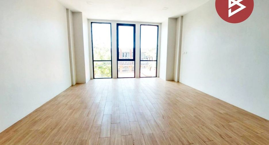 For sale 4 bedrooms retail Space in Mueang Nakhon Si Thammarat, Nakhon Si Thammarat