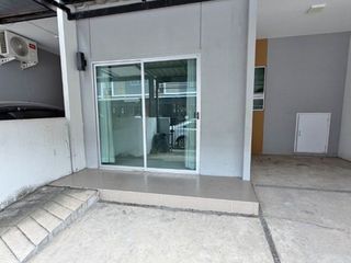 For sale 3 ベッドルーム townhouse in Mueang Samut Sakhon, Samut Sakhon