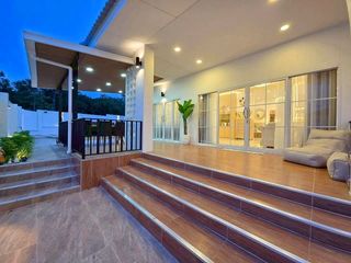 For sale 3 ベッドルーム villa in Bang Saray, Pattaya