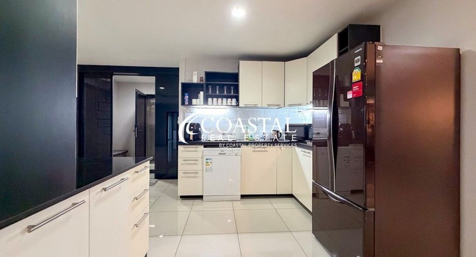 For rent 3 bedrooms condo in Bang Lamung, Chonburi