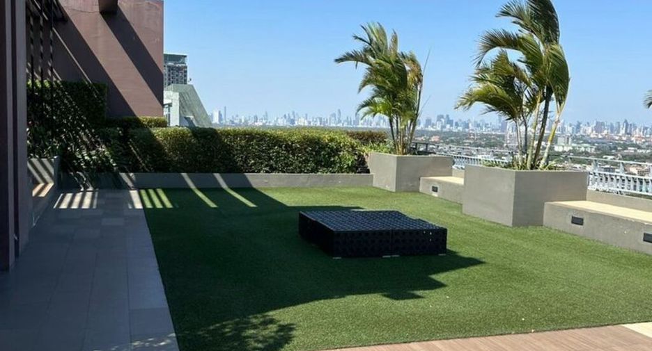 For sale 2 bedrooms condo in Mueang Samut Prakan, Samut Prakan