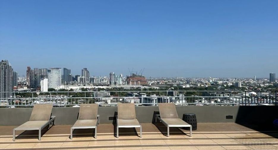 For sale 2 bedrooms condo in Mueang Samut Prakan, Samut Prakan