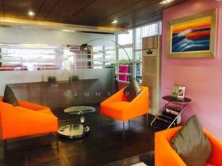 Продажа 45 спальни отель в Кхлонг Тоеи, Бангкок
