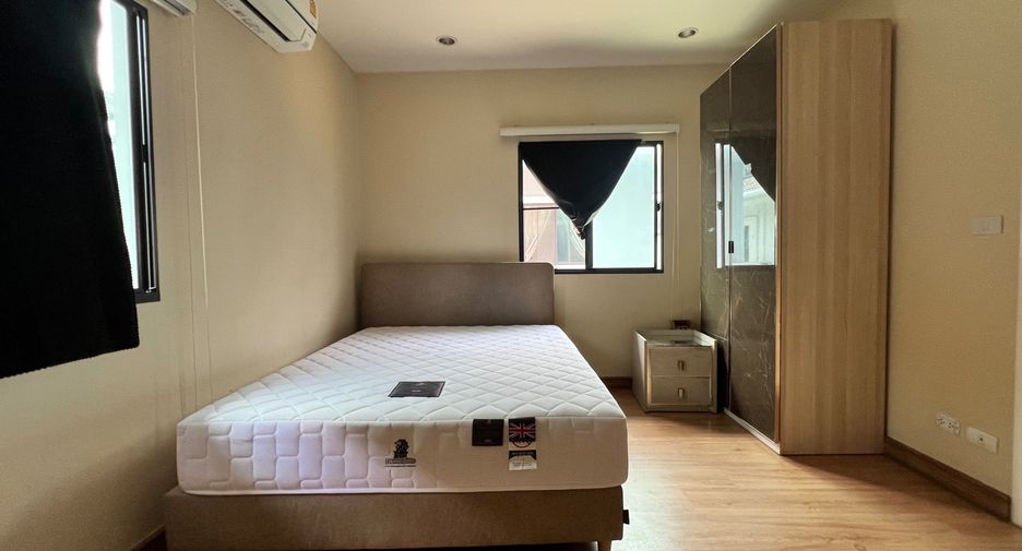 For rent 4 bedrooms house in Suan Luang, Bangkok
