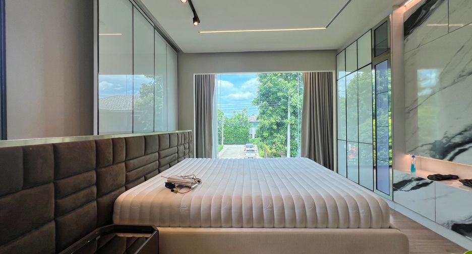 For rent 4 bedrooms house in Suan Luang, Bangkok